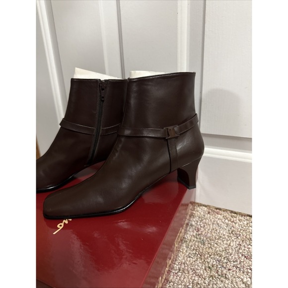 NIB Salvatore Ferragamo Brown Espresso Ankle Boot - Parade - Size 7AA Leather - Picture 2 of 7